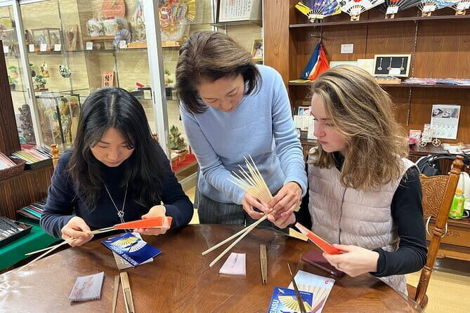 Craft Your Own Folding Fan with a Japanese Fan-Making Expert - Key Points