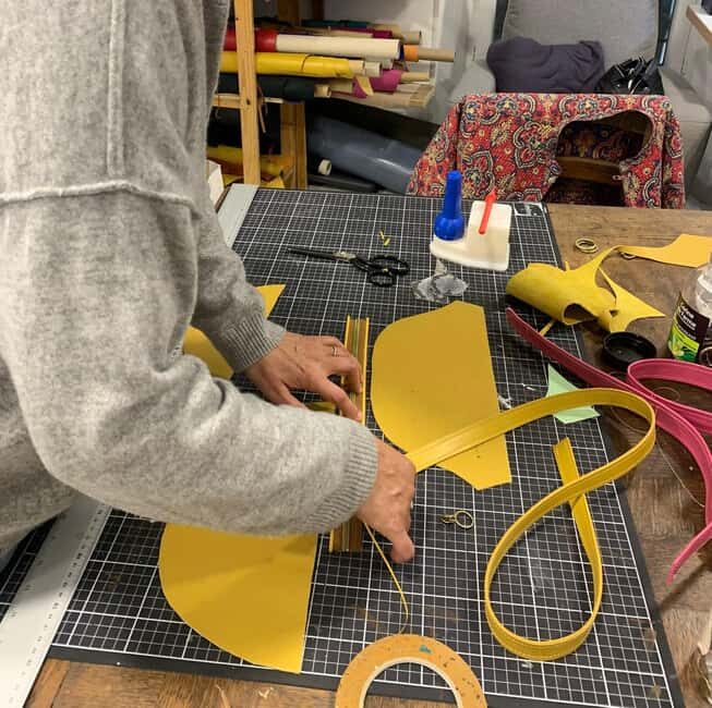 Create your own leather waist bag in Luberon area! - The Value of the Experience