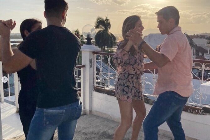 Create your own Salsa Reel with Custom Choreo in Casco Viejo - Who Will Enjoy This Experience?