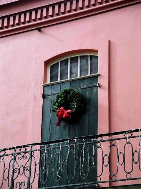 Crescent City Christmas: A Festive Tour of New Orleans - A Festive Walk Through the French Quarter