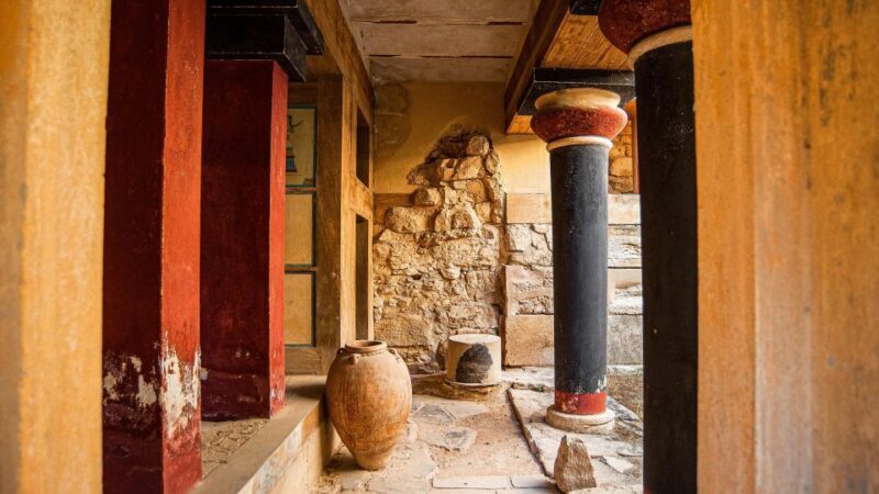 Crete: Knossos Palace, Archaeological Museum & Heraklion - The Vibrant Heart of Heraklion