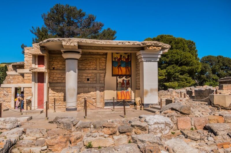 Crete: Knossos Palace Entry Ticket with Optional Audio Guide - Going Beyond the Surface: A Deep Dive into the Knossos Experience