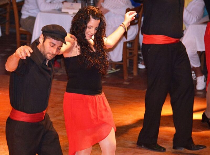 Crete: Traditional Dance Show and Buffet Dinner with Wine - What Could Be Better?