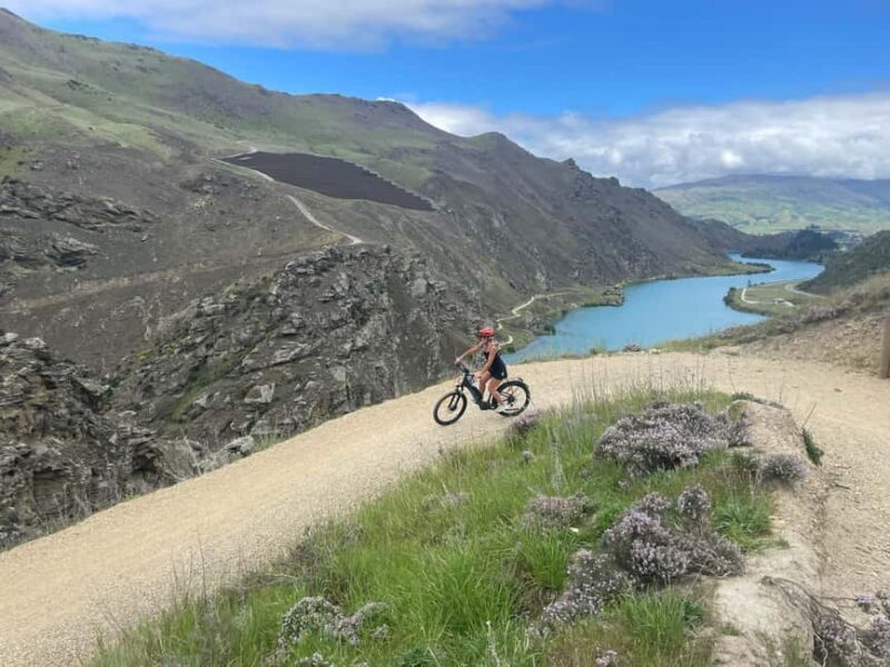 Cromwell: Lake Dunstan Trail Bike Rental and Luxury Shuttle - Key Points