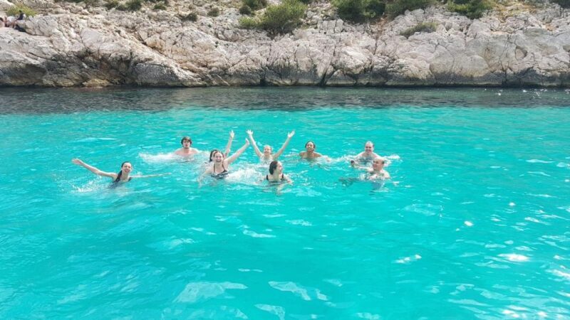 Cruise, Coffee and Swimming in the Calanques of Frioul - A Detailed Look at the Experience