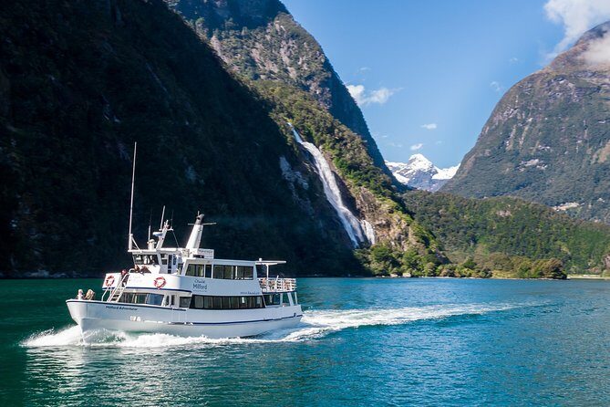 Cruise Milford Small Group Day Tour from Queenstown - Fiordland’s Majestic Valleys and Lakes