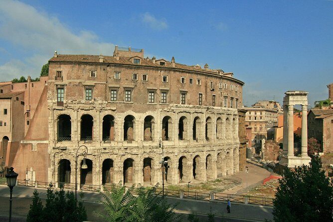 Crypts, ancient aqueducts and skeletons - An In-Depth Look at the Underground Rome Experience