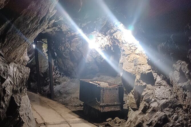 Crystal Gold Mine Tour With Emerald Strike Combo Deal - Exploring the Crystal Gold Mine Tour With Emerald Strike Combo Deal