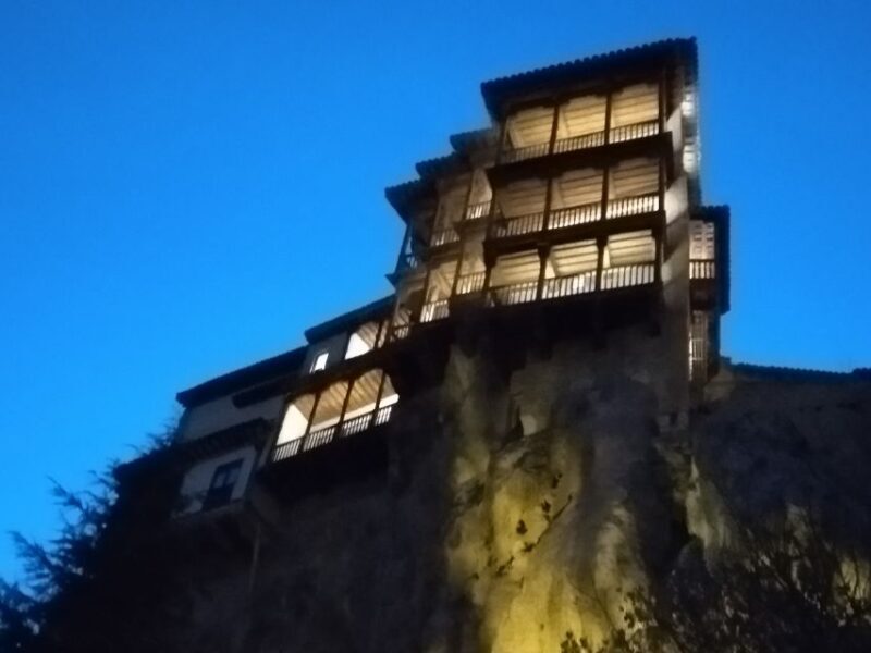 Cuenca: Nighttime Highlights Walking Tour in Spanish - Exploring Cuenca at Night: A Walking Tour Thats Worth Every Step