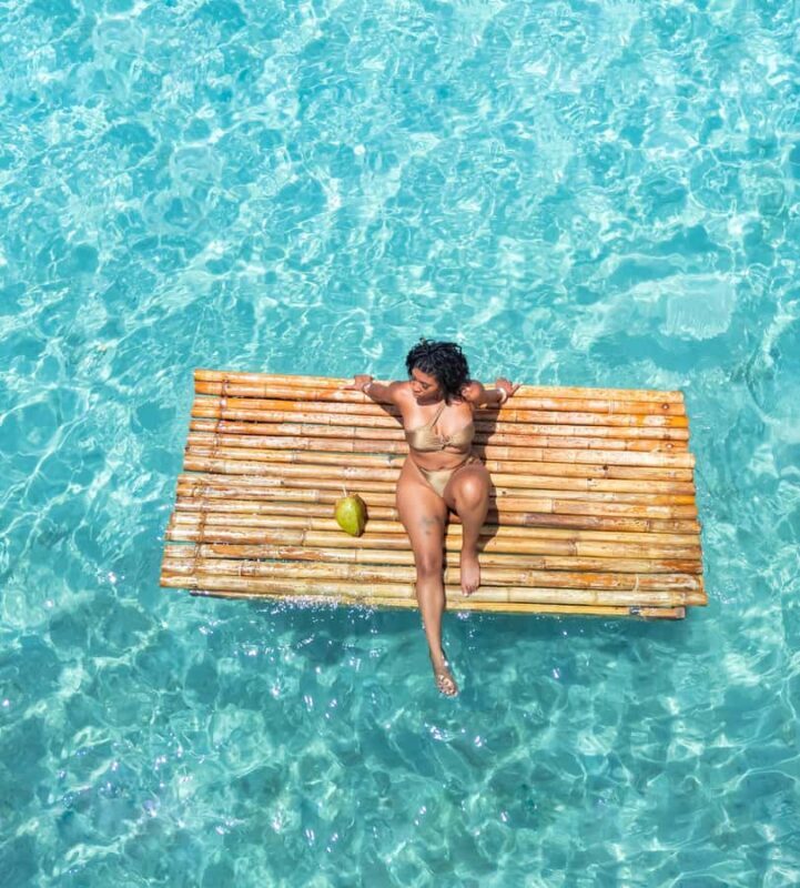 Curaçao: Bamboo Photoshoot with Cocktails - Key Points