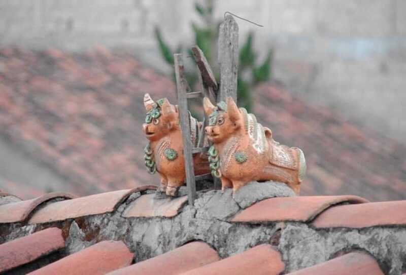 Cusco: Bring your own Torito de Pucará to life - An In-Depth Look at the Cusco Pucará Bull Painting Experience