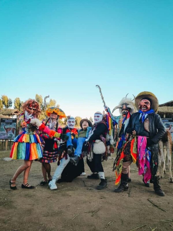 Cusco Escénico - Kukuli Show - | Pisco Sour | - Key Points