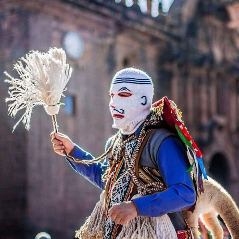 Cusco Escénico - Kukuli Show - | Pisco Sour | - A Closer Look at the Cusco Escénico - Kukuli Show Tour