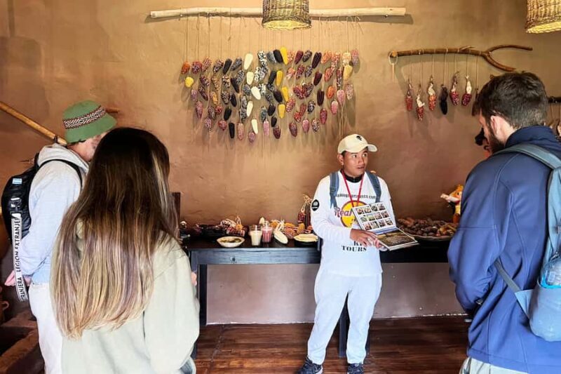 Cusco: Historic Walking Tour with Pisco Sour and Music Show - Exploring the San Blas Neighborhood