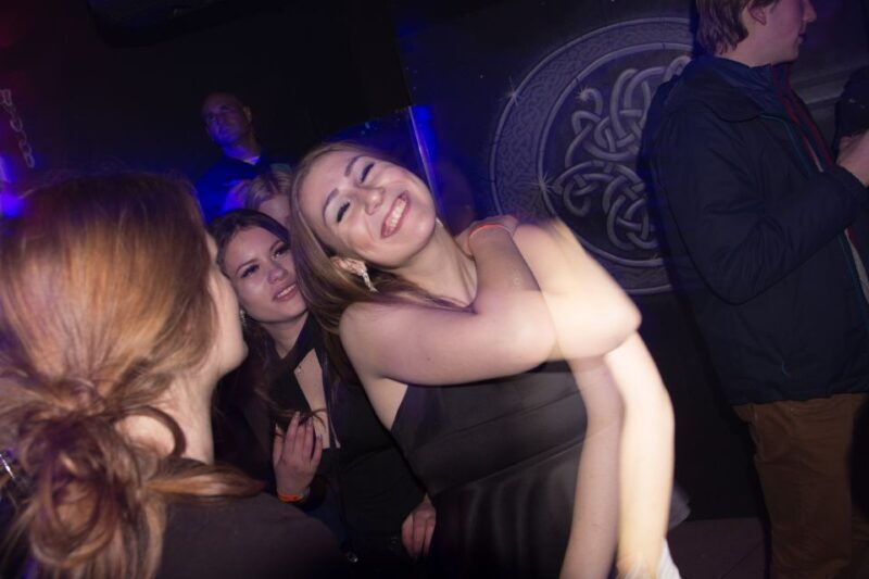 Cusco: Pub Crawl with Skip-the-Line Access and Drinks - Key Points