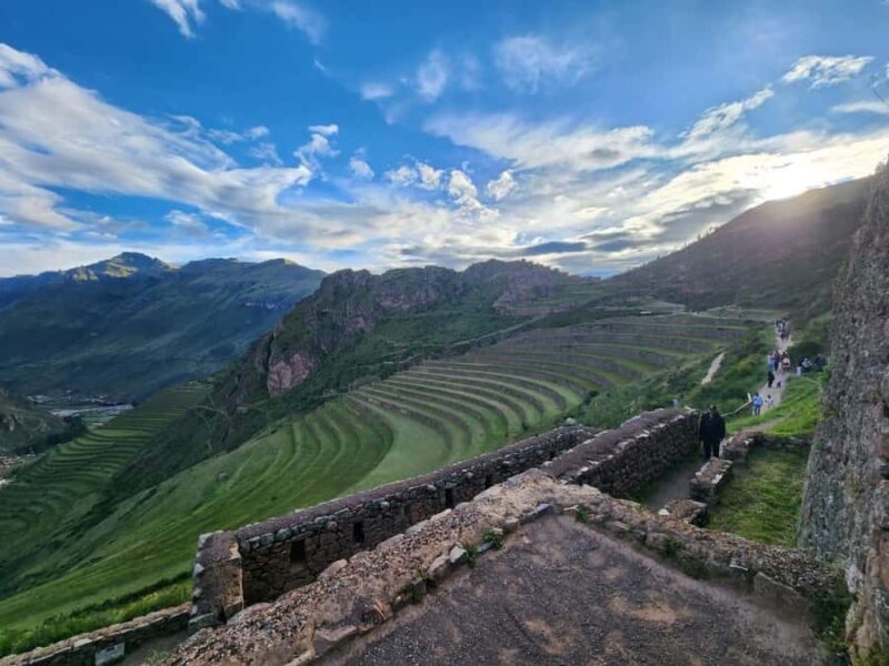 CUSCO: SACRED VALLEY VIP: CHINCHERO, MORAY ,SALINERA ,OLLANTAYTAMBO AND PISAQ - Key Points