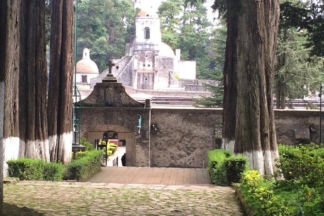 Custom Hiking in the Lions Desert - FAQs