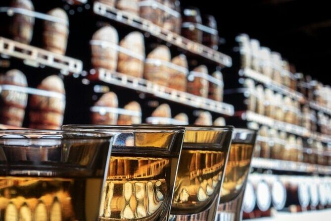 Custom Kentucky Bourbon Trail Tours Sip Savor Explore - Experience the Best of Kentucky Bourbon with a Custom Tour