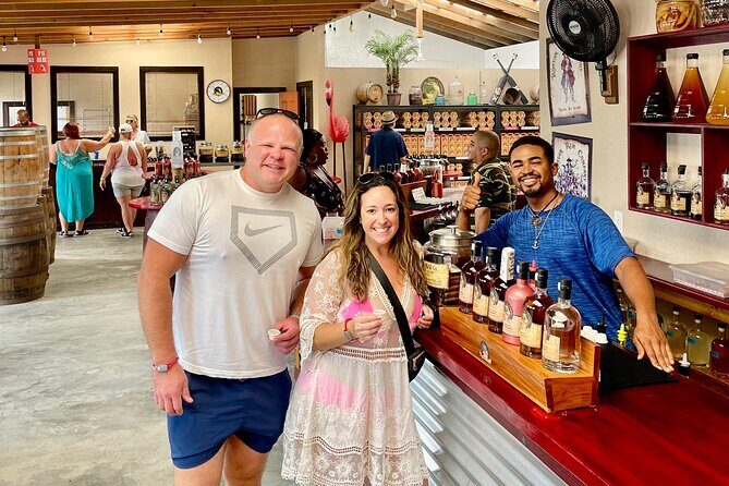 Customizable Roatán Private Tour: Rum, Chocolate & Island Culture - Transportation and Group Size