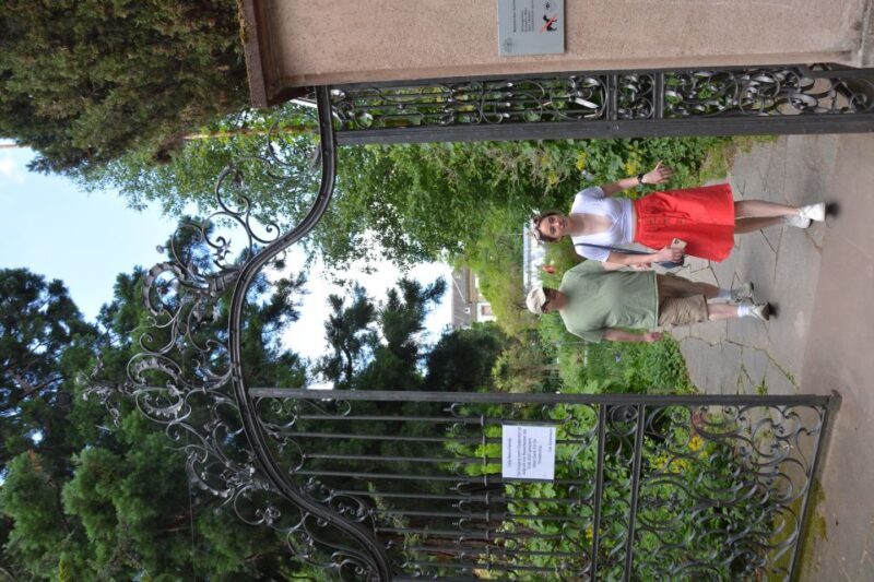 Customizable walking tour with local photographer - Summary: Who Will Love This Tour?