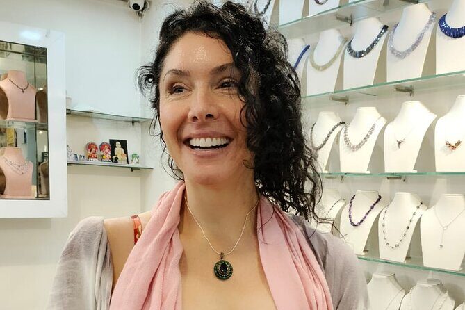 Customized Half Day or Full Day Delhi Shopping Tour with Female Consultant - Who Should Book This Tour?