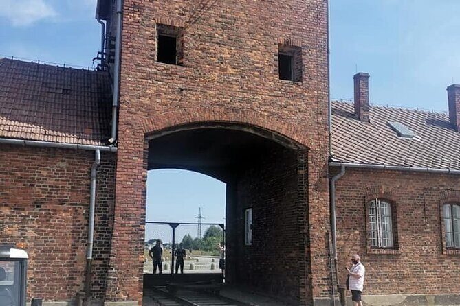 CV-Visit to the Auschwitz Camp in Italian with departure from Krakow - Key Points