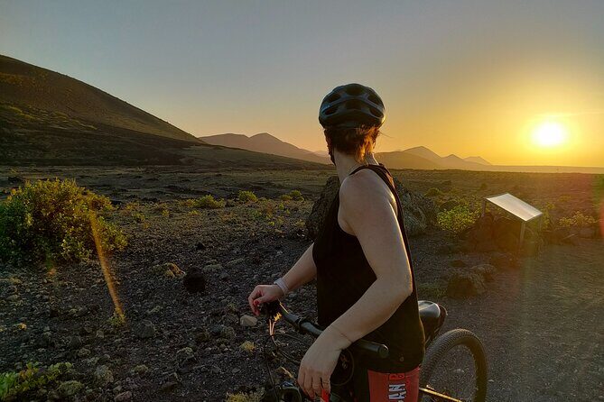 Cycle among volcanoes: Discover the essence of Lanzarote - Discover Lanzarote’s volcanic charm on electric bikes