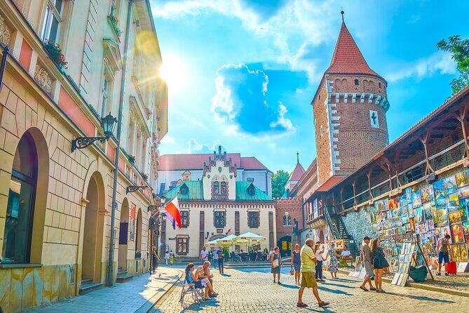 Czartoryski Palace Museum Tickets and Krakow Old Town Tour - The Itinerary in Detail: What You Can Expect