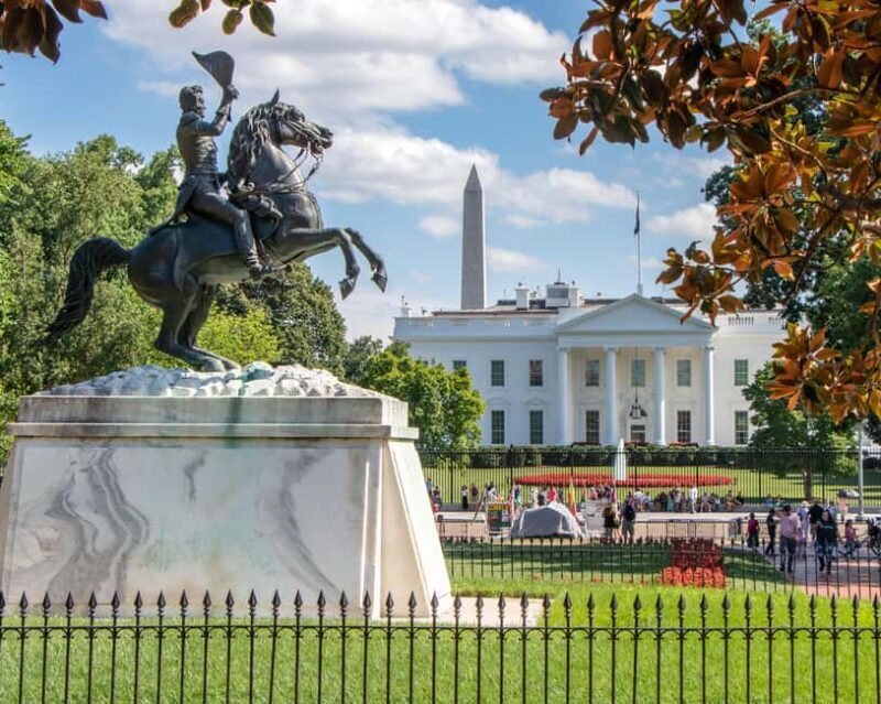D.C.s Hidden Observation Deck to Lincolns Last Moments - A Detailed Look at the Tour Experience