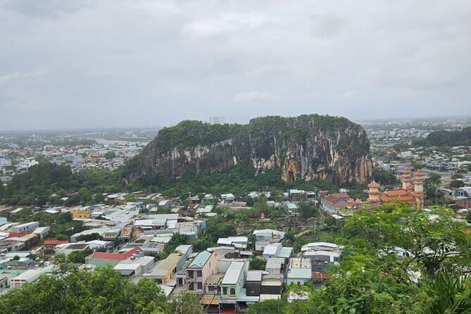 Da Nang City Sightseeing And Local Street Food Tour With Students - The Street Food Experience – A Feast of Flavors