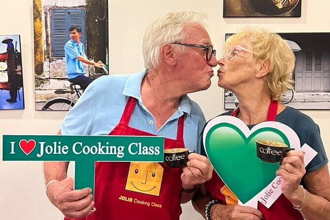 Da nang Coffee Making Class. JDC - A Closer Look at the Da Nang Coffee Making Class