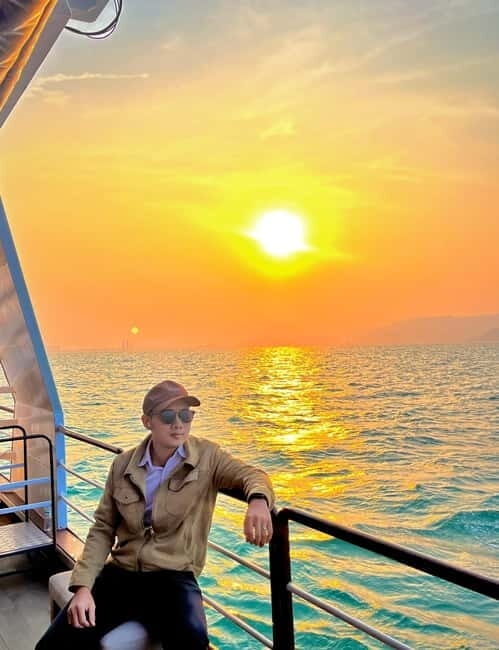 Da Nang: Experience a Magical Sunset Dinner Cruise in DN Bay - Who This Experience Is Best For