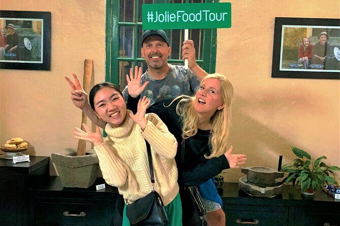 Da nang Helping Hand Food Trail (Da nang Food Tour) - In-Depth Look at the Food Trail