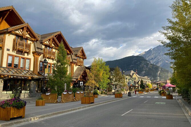Daily One-Way Shuttle Service between Banff/Calgary/YYC Airport - FAQ: Practical questions answered