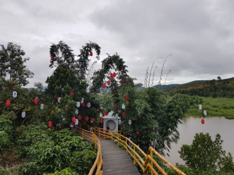 Dalat: Countryside Tour with Silk Village & Elephant Falls - Transportation and Group Dynamics