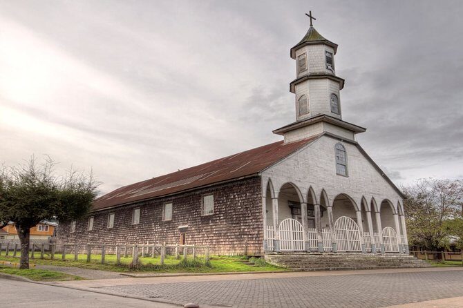 Dalcahue and Quinchao Island Full Day Tour in Chiloe - Frequently Asked Questions