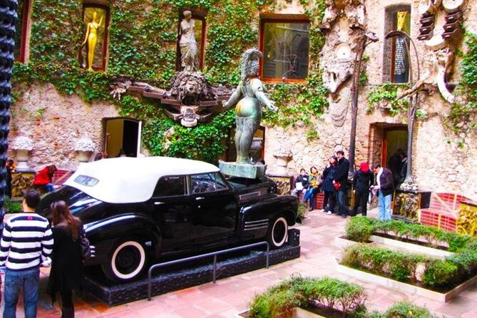 Dali Museum & Cadaques Small Group Tour with Hotel pick-up - FAQ