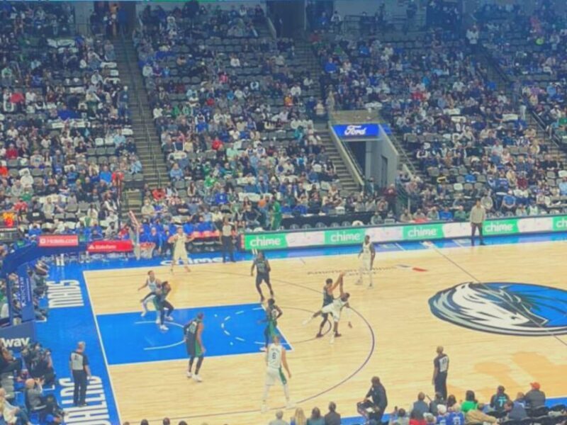 Dallas: Dallas Mavericks Basketball Game Ticket - Visiting the American Airlines Center: What to Expect