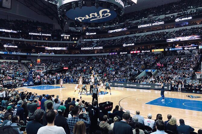Dallas Mavericks Basketball Game at American Airlines Center - A Closer Look at the Dallas Mavericks Experience