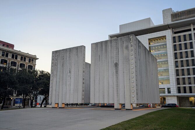 Dallas Scavenger Hunt Walking Tour and Game - Exploring Dallas in a Unique and Engaging Way