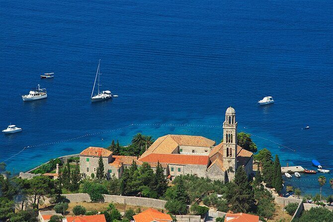 Dalmatian route - Panoramic flight over Bra, Hvar, olta & Split from Bra - Practical Details and Considerations