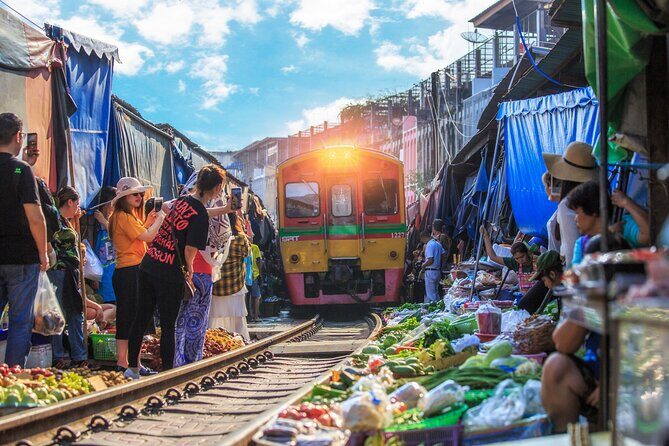 Damnoen Saduak Floating Market & Maeklong Railway From Bangkok - A Detailed Look at the Experience