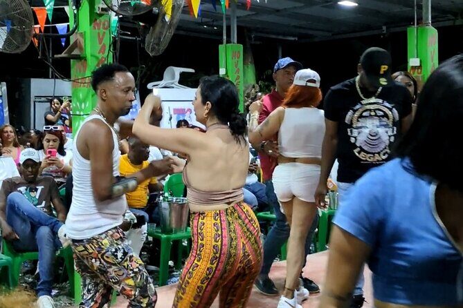 Dance Dominican bachata on Mondays - An In-Depth Look at the Monday Night Bachata Tour