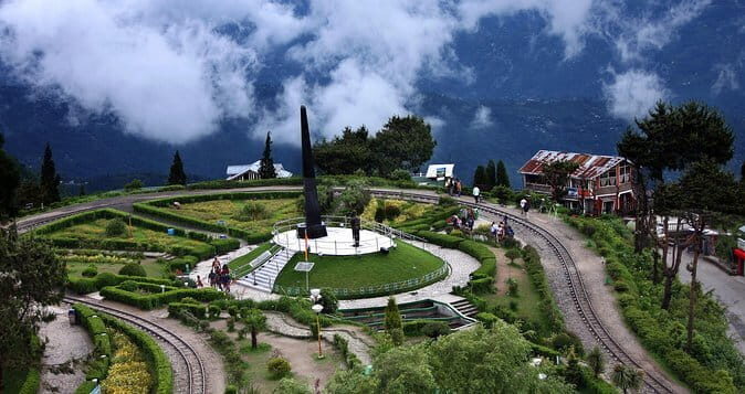 Darjeeling Full-Day Sightseeing Tour with Guide & Transports - Key Points