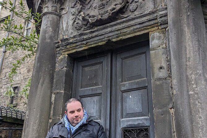 Dark History and Ghost Tour of Edinburgh - Key Points