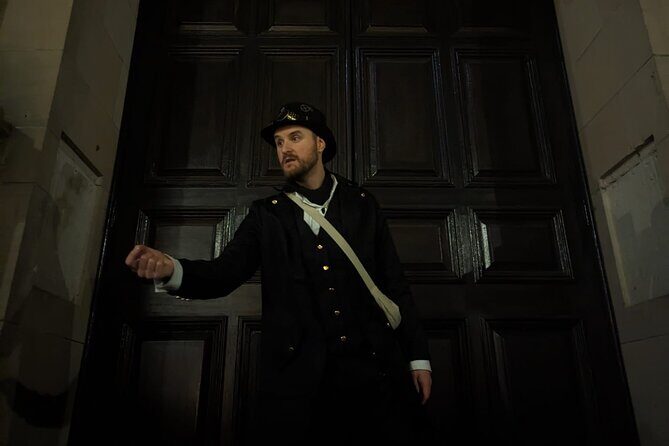 Dark History Walking Tour in Warwick - Who Is This Tour For?