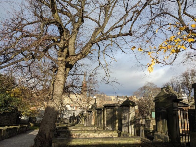 Dark Stories of Edinburgh: walking tour in French - Why This Tour Offers Great Value