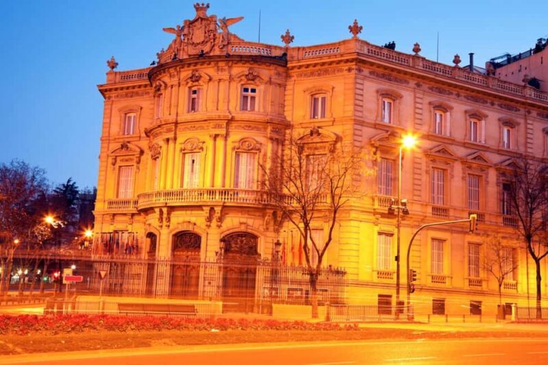 Dark Stories of Madrid  Private Walking Tour - Key Points