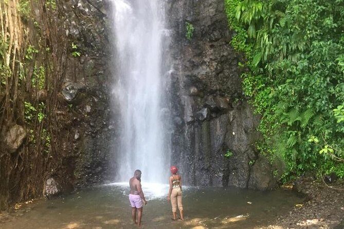 Dark View Falls Tour and Beach - Key Points