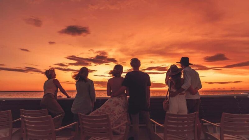 Darwin: Darwin Harbor Sunset Cruise with Buffet Dinner - Key Points